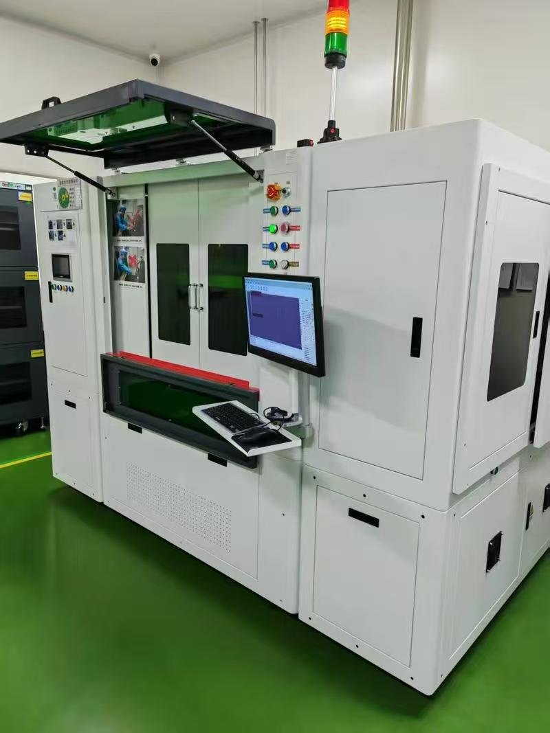 Laser cutting and marking station
